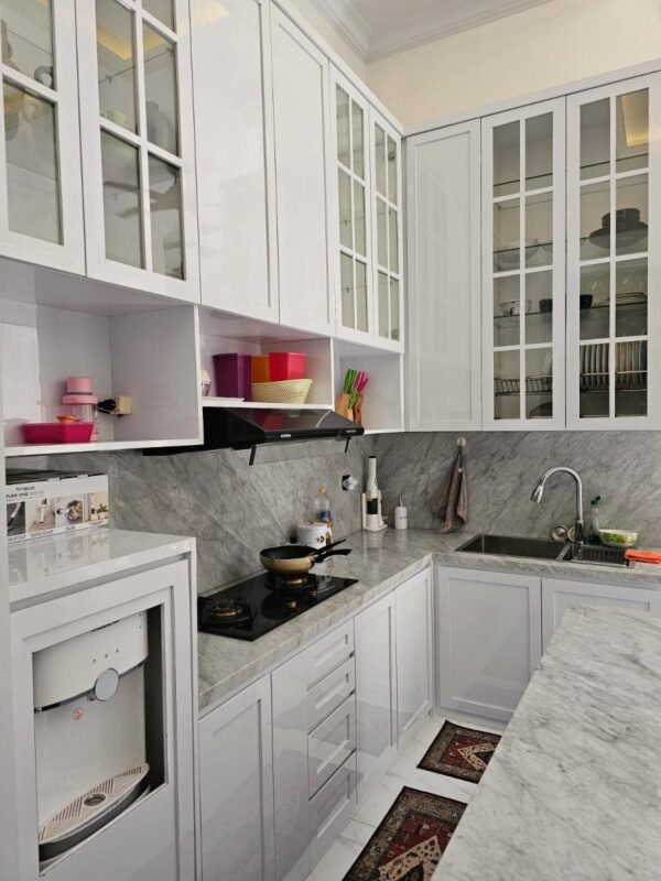 Kitchen set finishing HPL / kitchen set minimalis